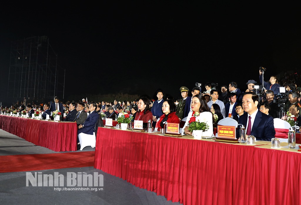 Festival Ninh BìnhTràng An Tiếng gọi miền di sản