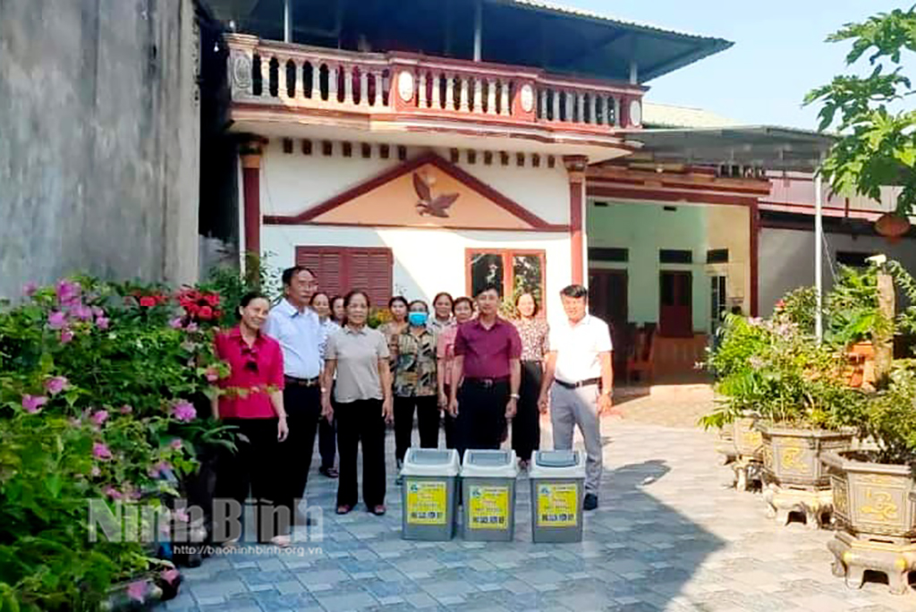 Xuân về xã an toàn khu Gia Phong