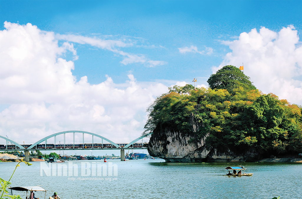 Những di sản văn hóa vật thể tiêu biểu của Ninh Bình