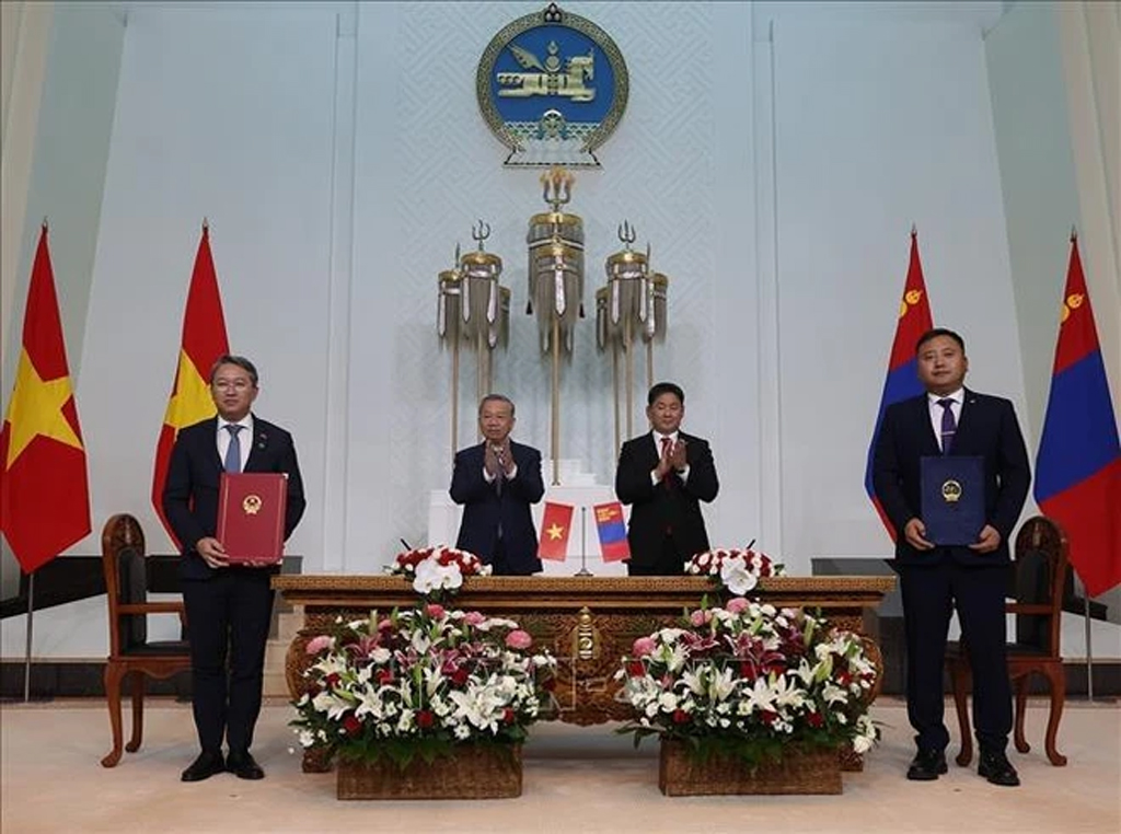 Vietnamese Mongolian leaders hold talks