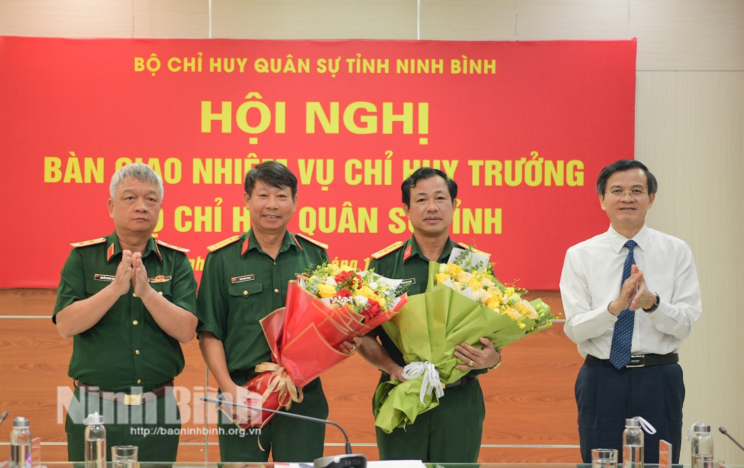 Bàn giao nhiệm vụ Chỉ huy Trưởng Bộ CHQS tỉnh