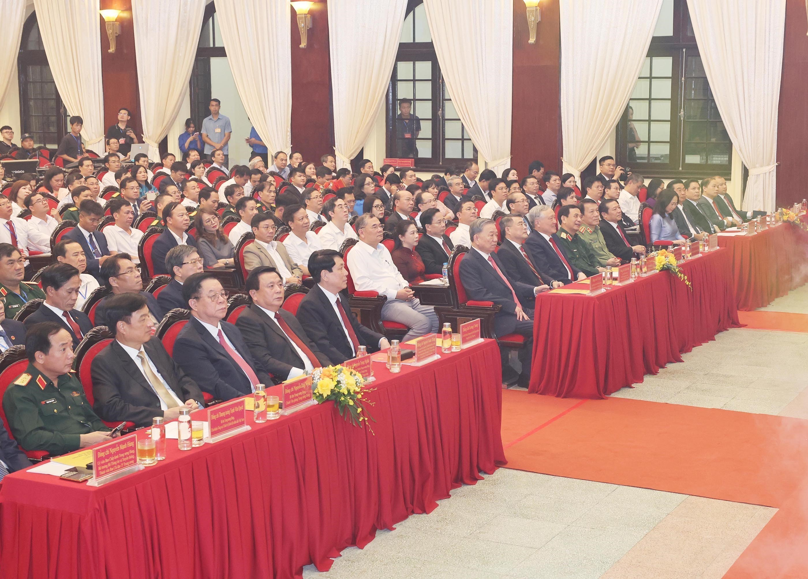 Tổng Bí thư Chủ tịch nước Tô Lâm dự Lễ trao giải Cuộc thi chính luận về bảo vệ nền tảng tư tưởng của Đảng lần thứ Tư năm 2024