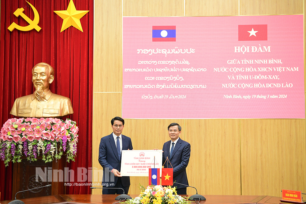 Hội đàm giữa tỉnh Ninh Bình và tỉnh UĐômXay