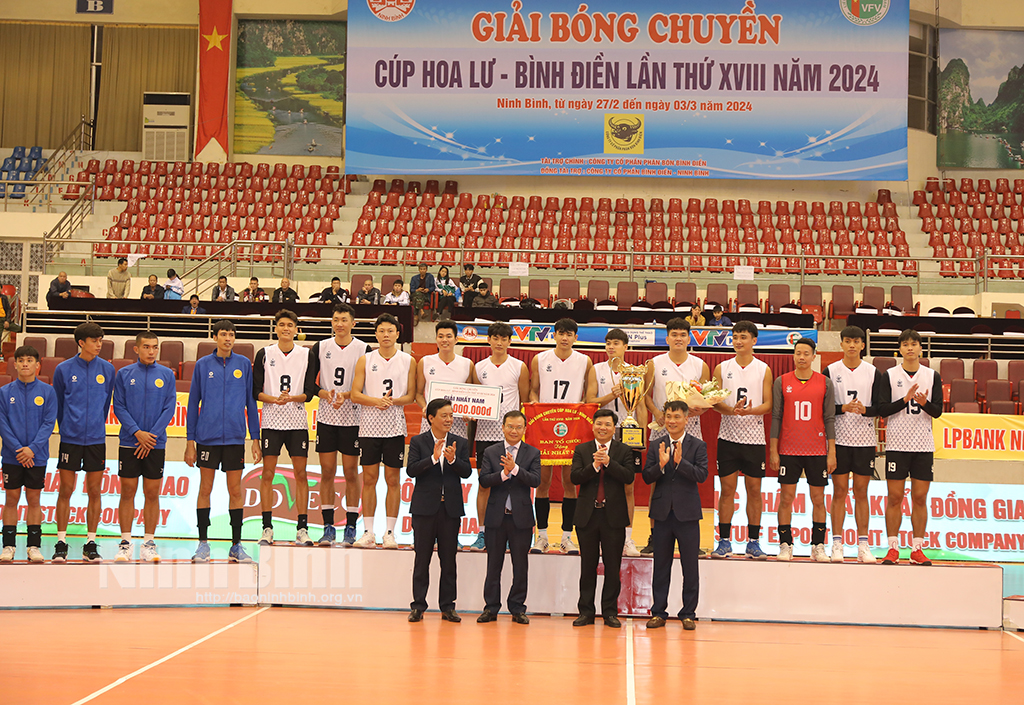 Chung kết và trao thưởng Giải Bóng chuyền Cúp Hoa Lư Bình Điền năm 2024