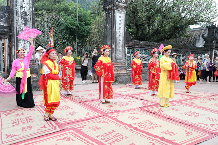 Emagazine Lễ hội Hoa Lư trong tâm thức người dân Trường Yên