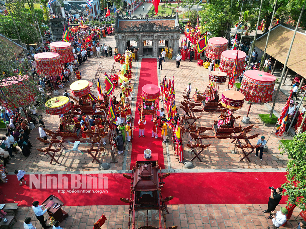 Khai mạc Lễ hội truyền thống đền Thánh Nguyễn năm 2024