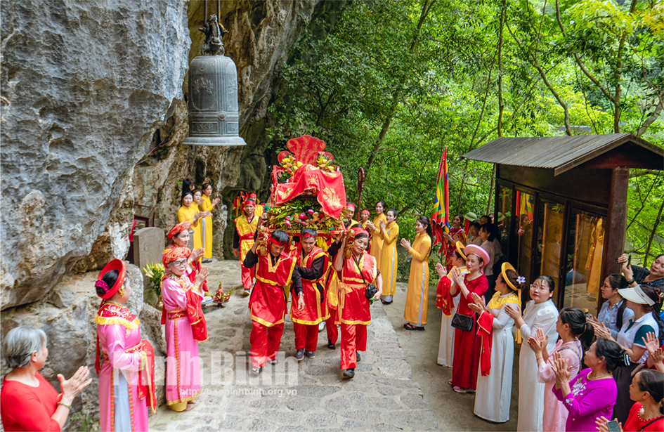 Về miền di sản Tràng An