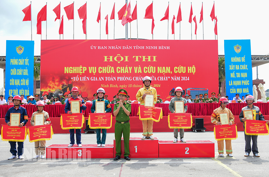 Hội thi nghiệp vụ chữa cháy và cứu nạn cứu hộ Tổ Liên gia an toàn phòng cháy chữa cháy tỉnh Ninh Bình năm 2024