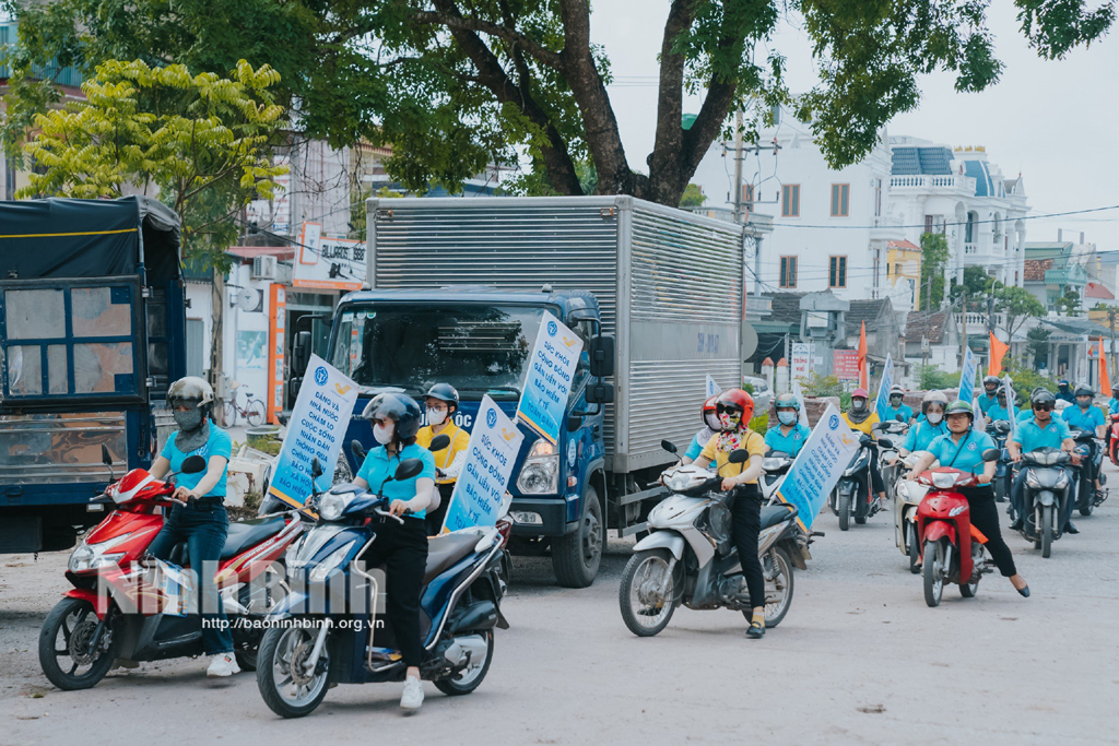 Kim Sơn Tăng cường tuyên truyền vận động nhân dân tham gia BHXH tự nguyện BHYT hộ gia đình