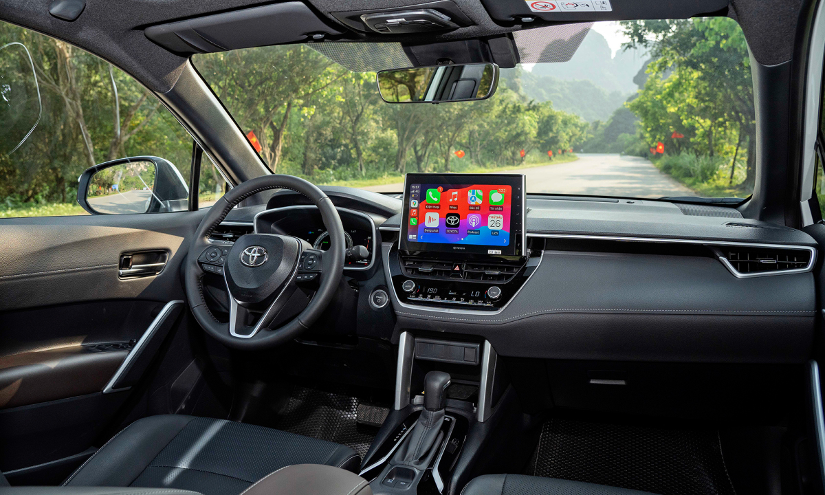 Toyota Corolla Cross 2024 ra mắt khách Việt