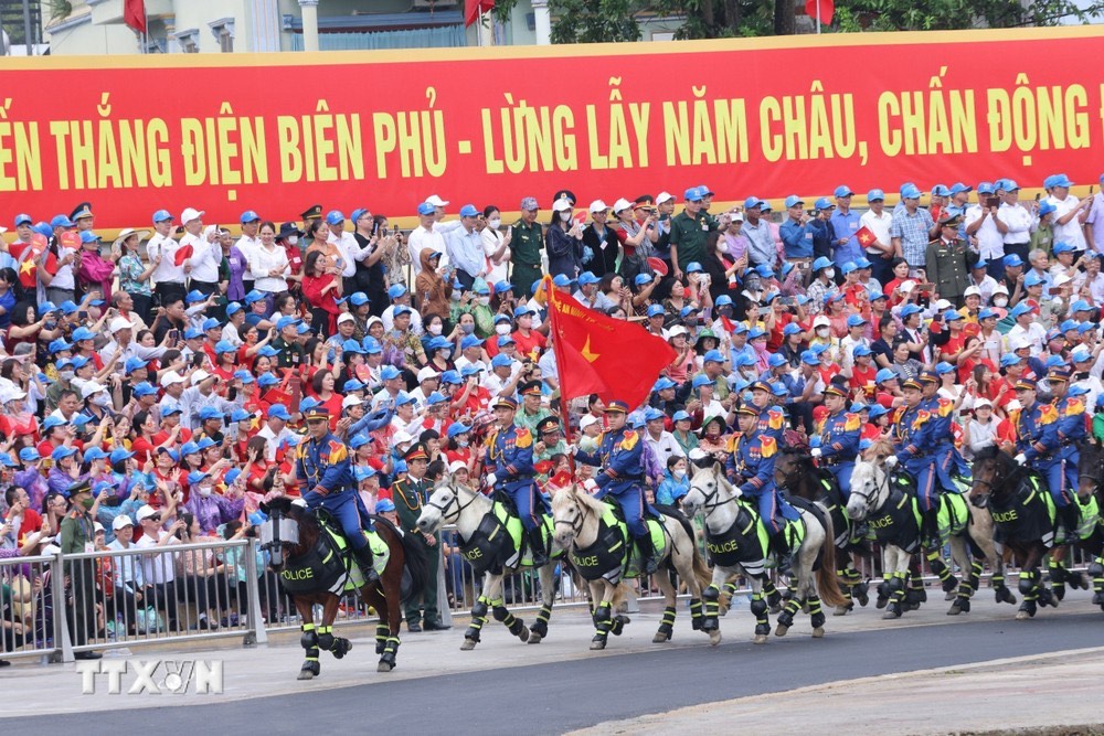 Hào hùng Lễ diễu binh diễu hành kỷ niệm 70 năm Chiến thắng Điện Biên Phủ