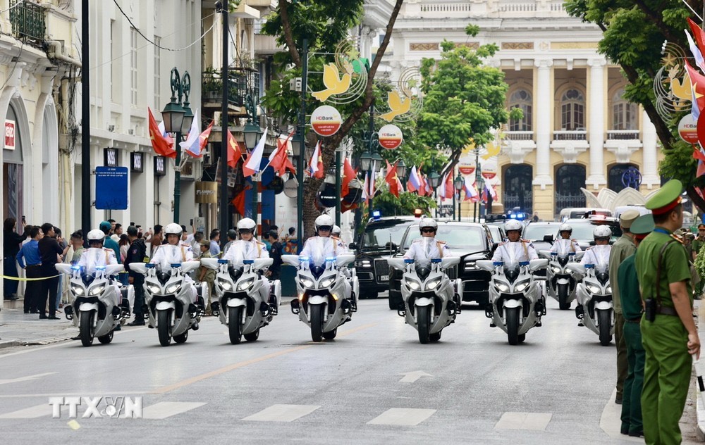 Lễ đón chính thức Tổng thống Liên bang Nga thăm cấp Nhà nước tới Việt Nam Trưa 206 Chủ tịch nước Tô Lâm chủ trì Lễ đón chính thức Tổng thống Liên bang Nga Vladimir Vladimirovich Putin thăm cấp Nhà nước tới Việt Nam theo lời mời của Tổng Bí thư Nguyễn Phú Trọng 20062024 1221