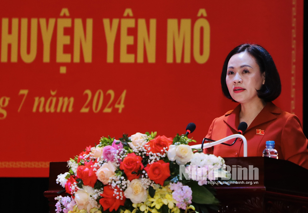 Phó Chủ tịch Quốc hội Nguyễn Thị Thanh tiếp xúc cử tri huyện Yên Mô