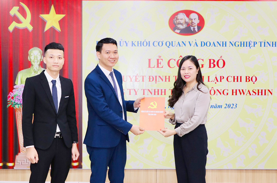 Emagazine Chú trọng phát triển Đảng trong doanh nghiệp ngoài khu vực Nhà nước