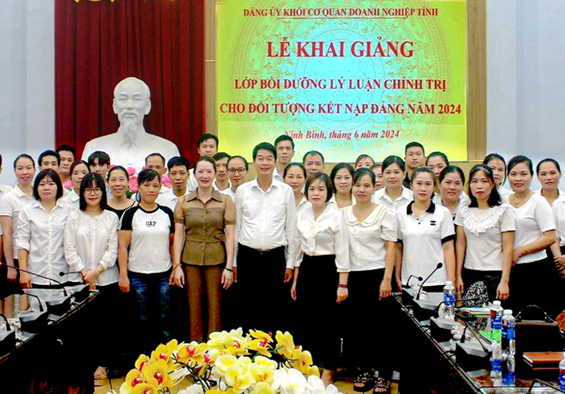 Emagazine Chú trọng phát triển Đảng trong doanh nghiệp ngoài khu vực Nhà nước