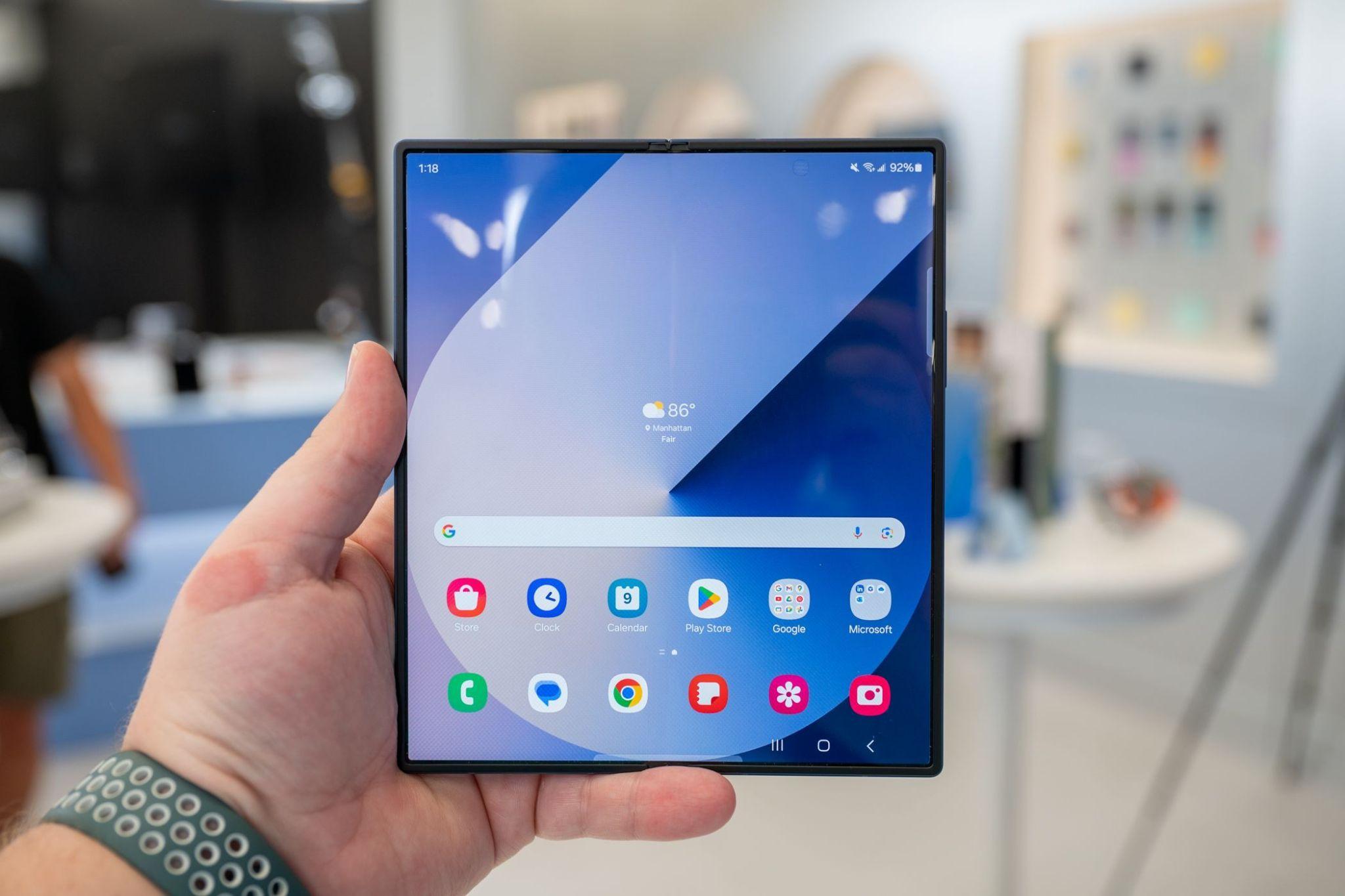 Camera Samsung Galaxy Z Fold 6 chụp đẹp không Bao nhiêu MP QC