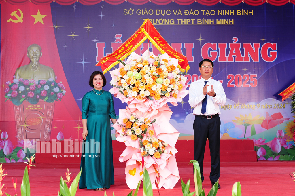 Tưng bừng khai giảng năm học mới 20242025