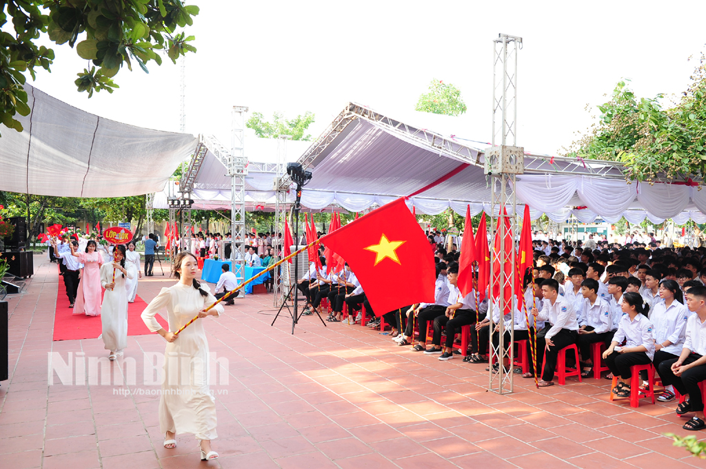 Tưng bừng khai giảng năm học mới 20242025