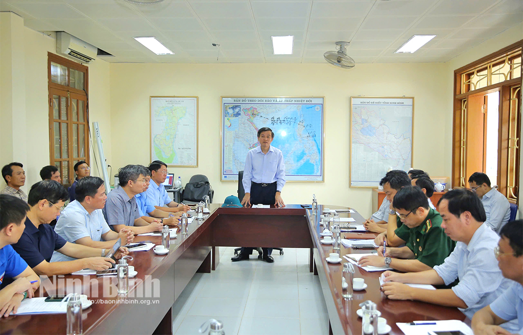 Các đồng chí lãnh đạo tỉnh kiểm tra công tác ứng phó với bão số 3 tại các địa phương