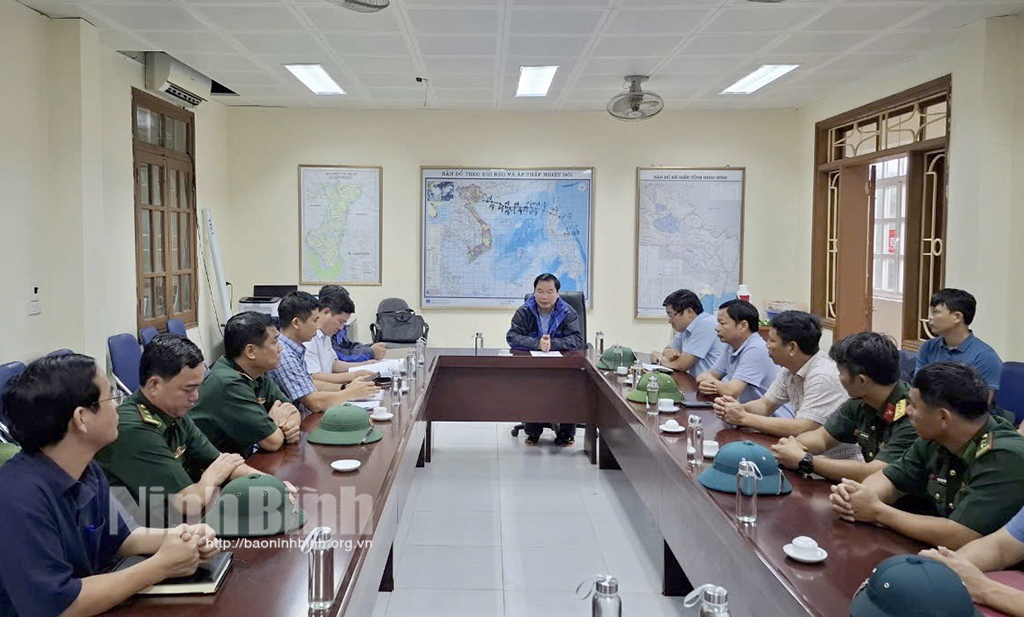 Lãnh đạo UBND tỉnh kiểm tra động viên công tác phòng chống bão số 3 tại huyện Kim Sơn