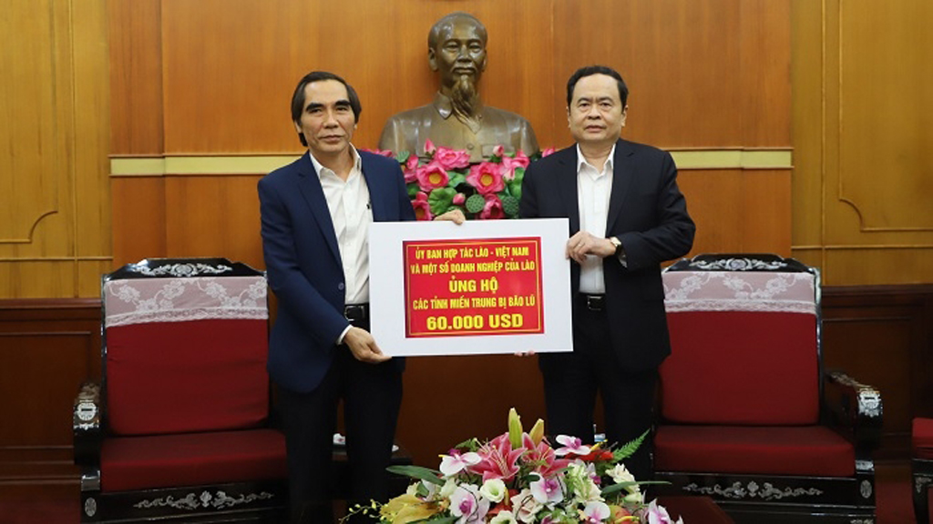 Donations made to support flood victims in central region