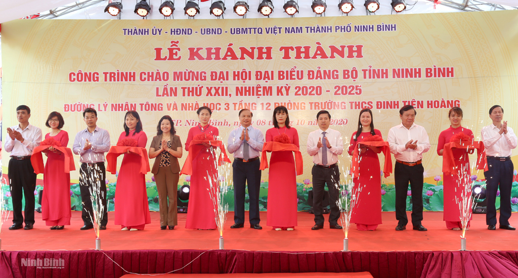 Thành phố Ninh Bình khánh thành và gắn biển công trình chào mừng Đại hội Đảng bộ tỉnh