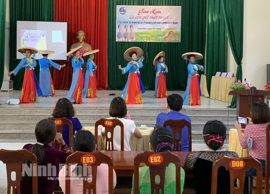 Giao lưu "Là con gái thật tuyệt"