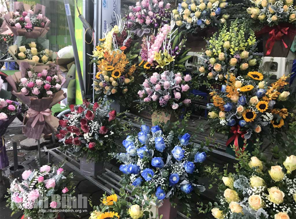 Hoa tươi tăng giá mạnh dịp 20/11