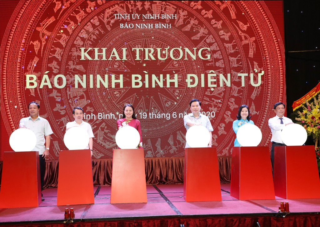 Khai trương Báo Ninh Bình điện tử