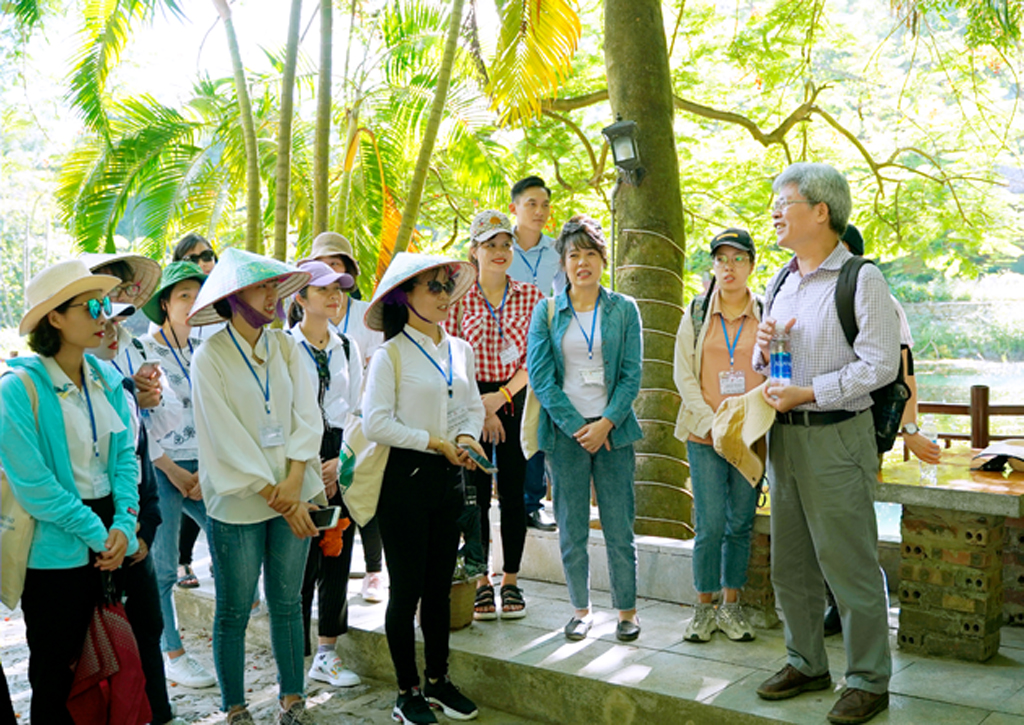 Nâng cao chất lượng đội ngũ hướng dẫn viên vùng di sản | baoninhbinh.org.vn