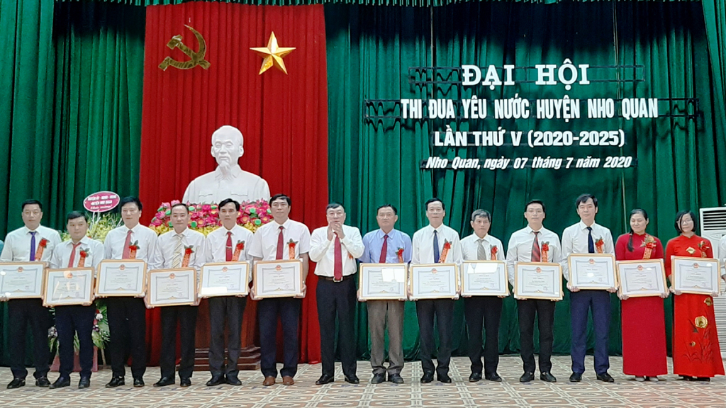 Nho Quan biểu dương, khen thưởng gần 140 tập thể, cá nhân điển hình tiên tiến
