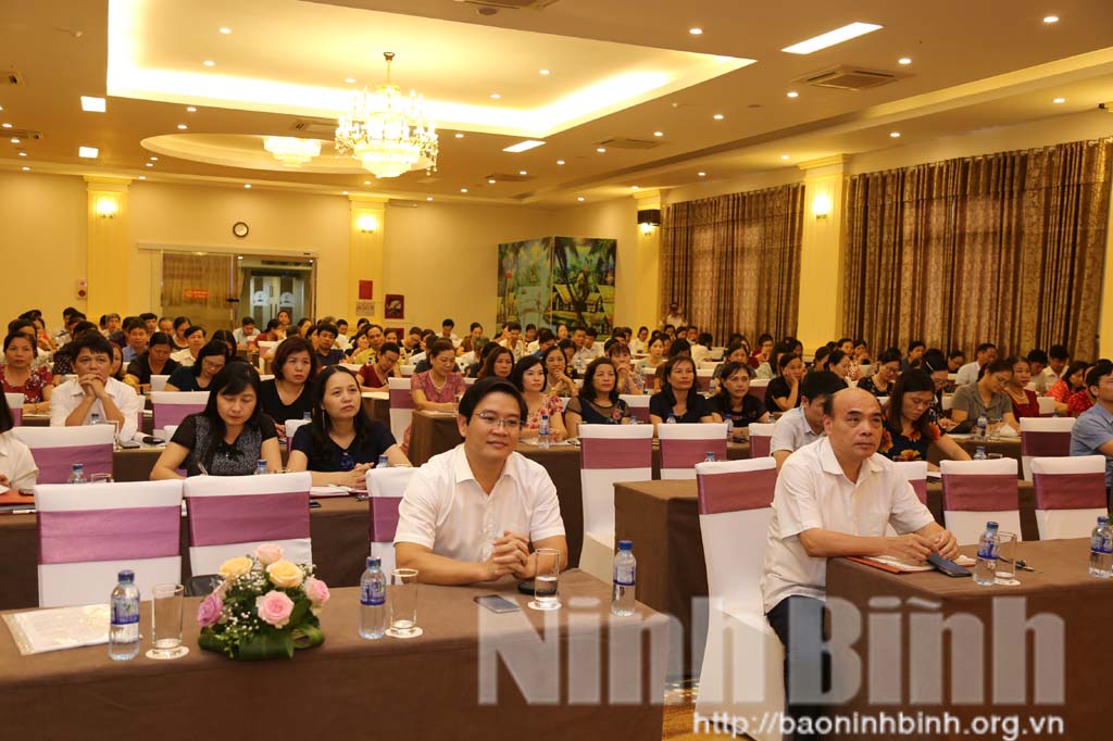 Bồi dưỡng cán bộ quản lý giáo dục tiểu học năm học 2020-2021