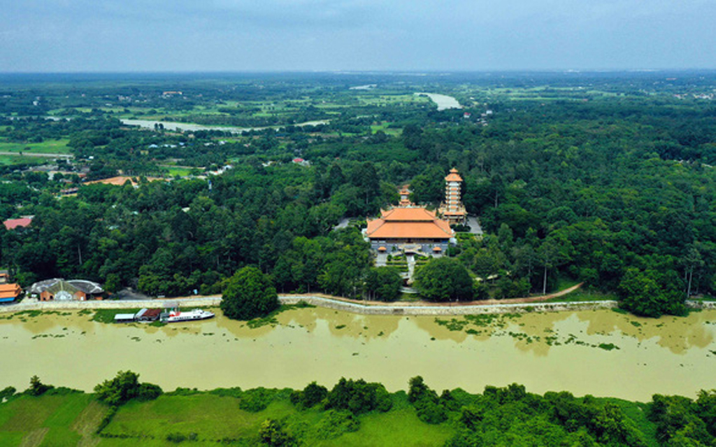 Collecting opinions to make profile on Cu Chi Tunnels for UNESCO World Heritage Site