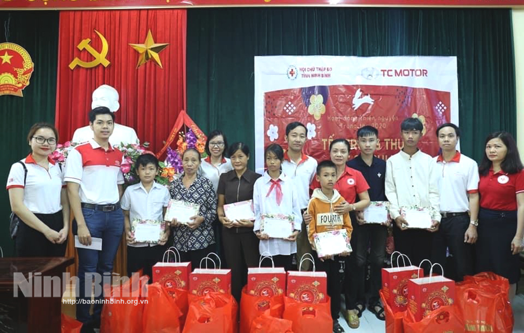 Tặng quà nhân dịp Tết Trung thu