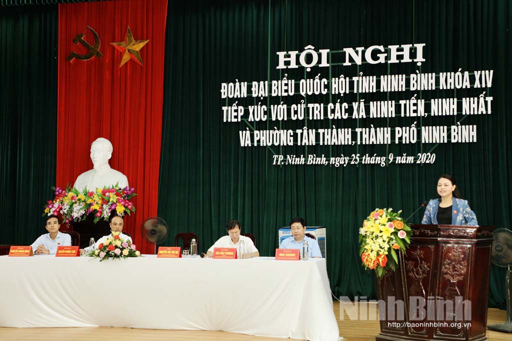Đoàn ĐBQH tỉnh tiếp xúc cử tri thành phố Ninh Bình