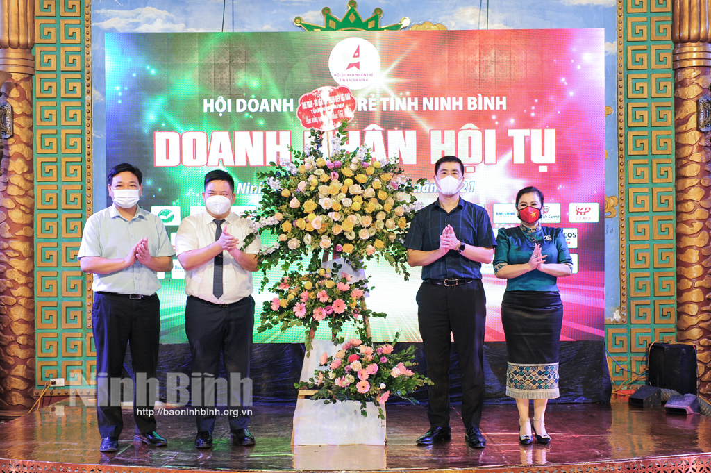 Hội Doanh nhân trẻ tổ chức gặp mặt nhân ngày Doanh nhân Việt Nam 13/10