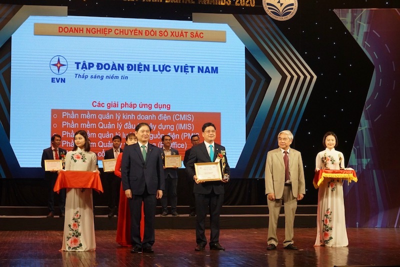 Trao giải thưởng Doanh nghiệp chuyển đổi số xuất sắc Việt Nam 2020