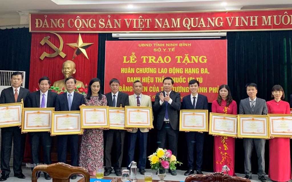 Lễ trao tặng các danh hiệu cao quý nhân ngày Thầy thuốc Việt Nam