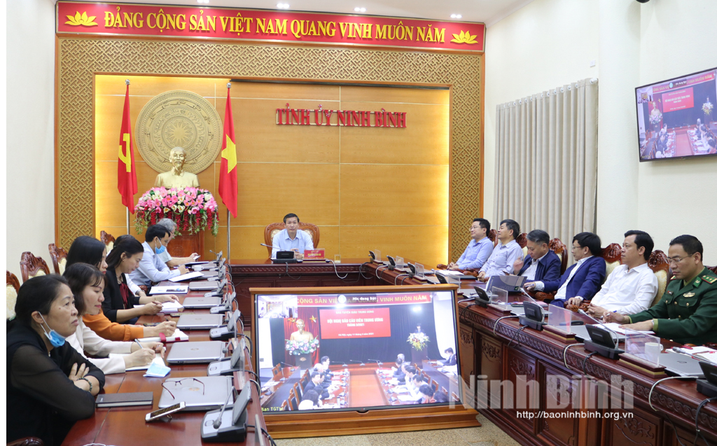 Hội nghị báo cáo viên tháng 3