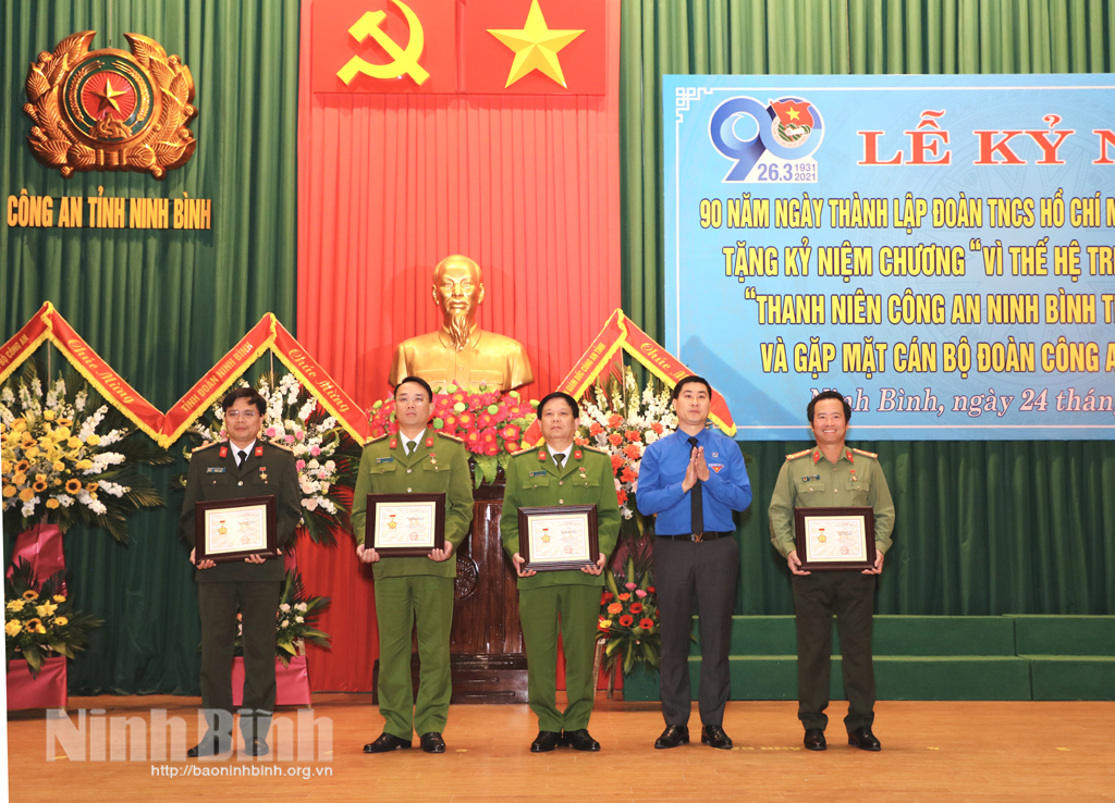 Đoàn thanh niên Công an tỉnh, Huyện đoàn Kim Sơn, Hoa Lư kỷ niệm 90 năm Ngày thành lập Đoàn TNCS Hồ Chí Minh
