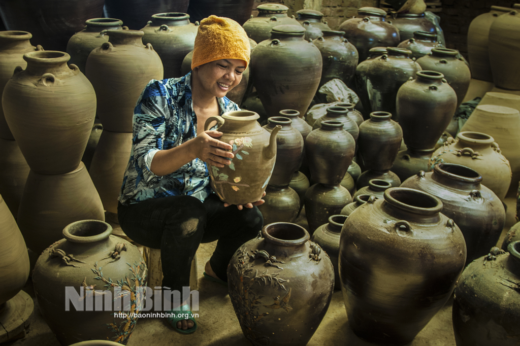 Độc đáo gốm Gia Thủy