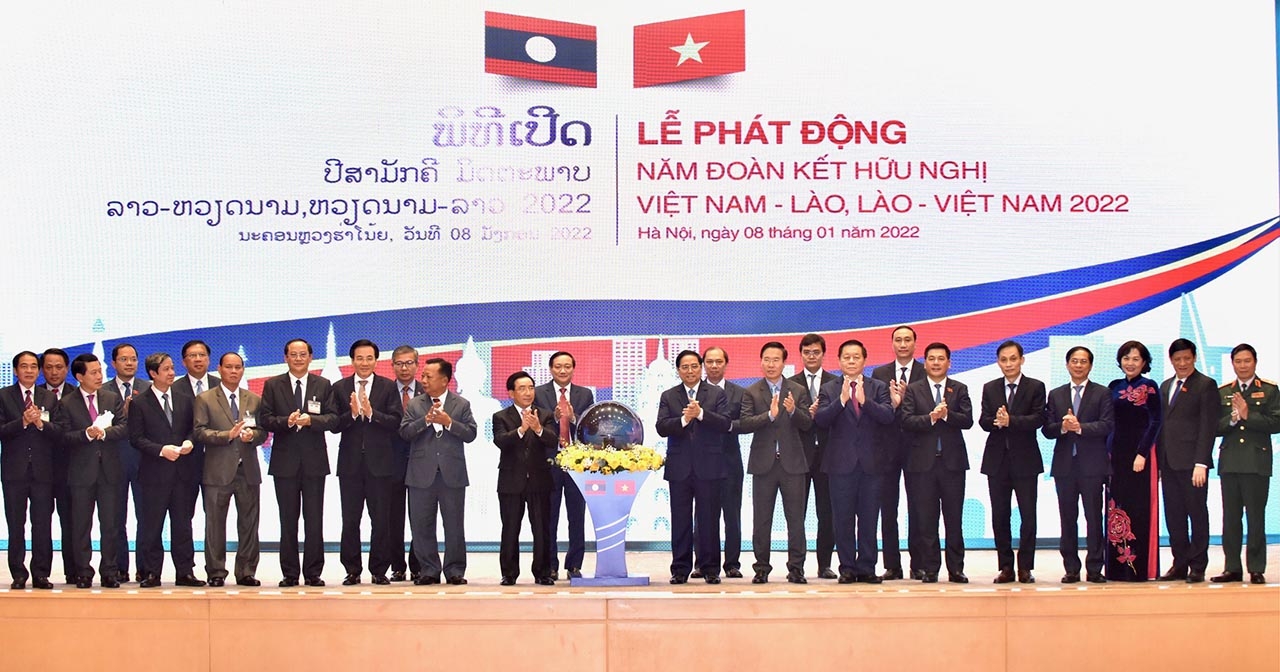 PMs launch Vietnam - Laos, Laos - Vietnam Solidarity and Friendship Year