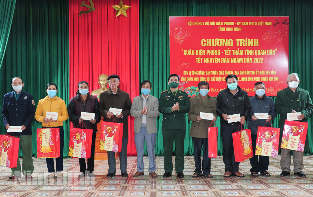 Nghĩa tình người lính Biên phòng