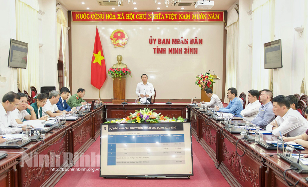 UBND tỉnh nghe dự thảo Chương trình phát triển nhà ở tỉnh Ninh Bình đến năm 2030, tầm nhìn đến năm 2045
