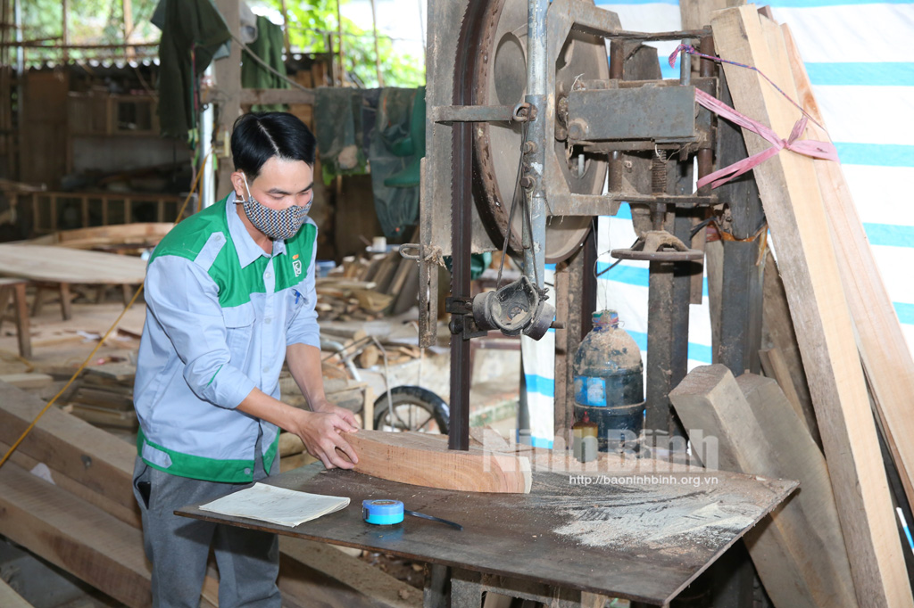Phát triển kinh tế từ nghề mộc truyền thống