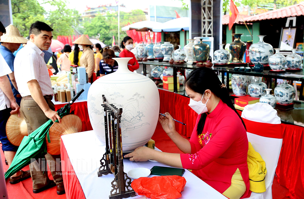 Hướng về quê hương bằng những việc làm thiết thực