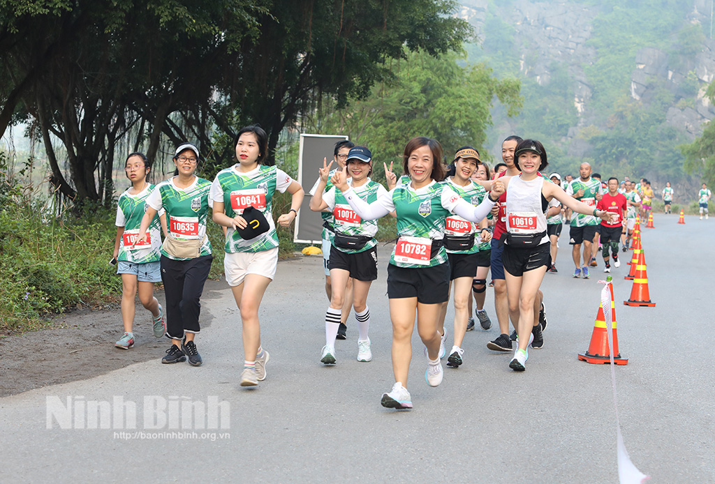 The 2nd Trang An Marathon attracts 2,600 runners