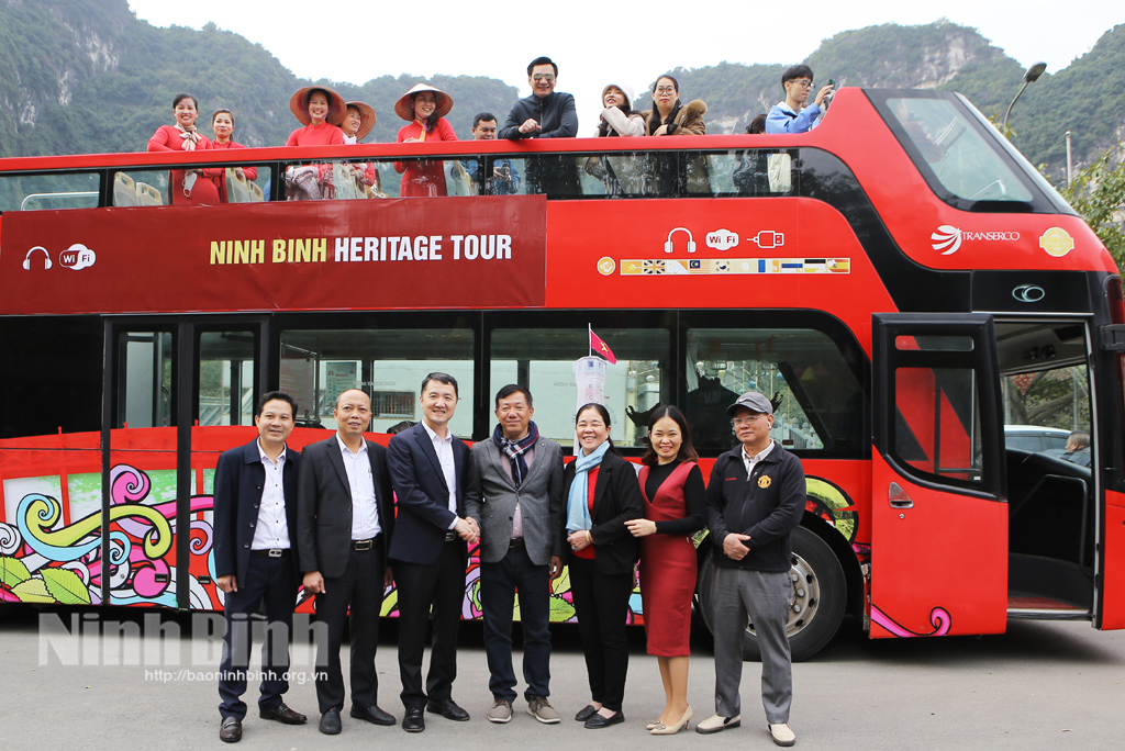 Double-decker bus tour piloted in Ninh Binh province