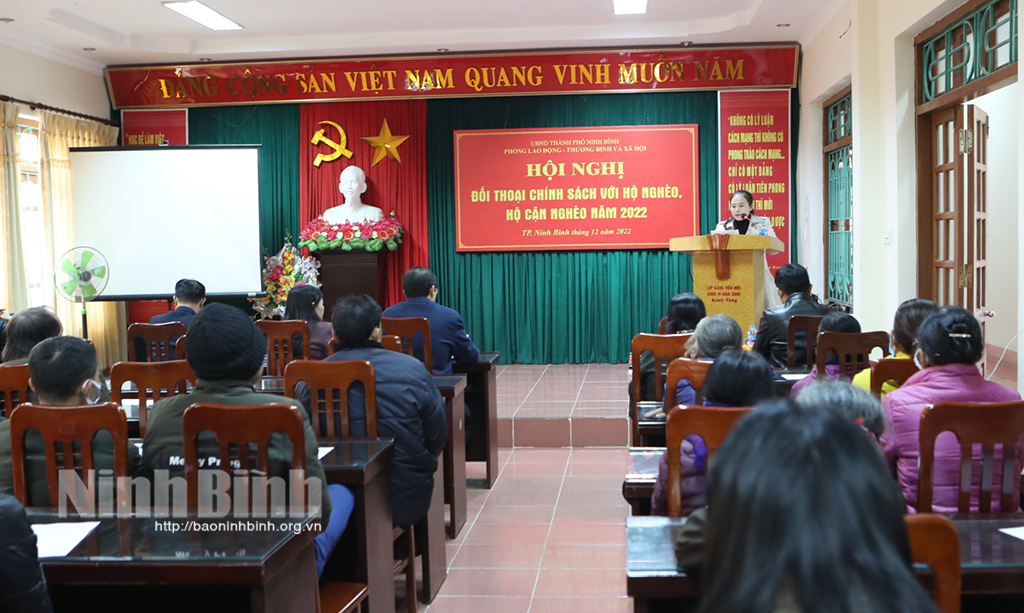 Trên 100 hộ nghèo, cận nghèo thành phố Ninh Bình đối thoại về chính sách giảm nghèo