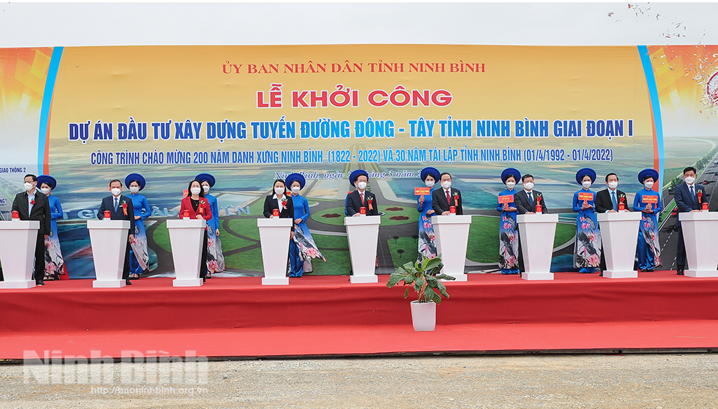 Đồng chí Võ Văn Thưởng, Thường trực Ban Bí thư Trung ương Đảng dự Lễ khởi công, khánh thành 2 dự án tại Ninh Bình